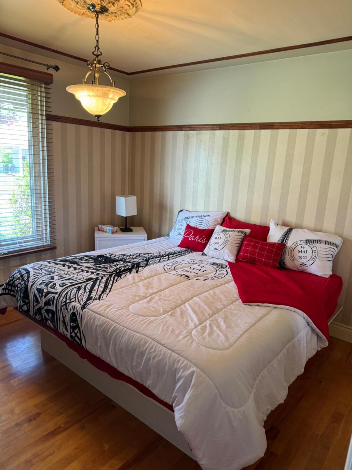Tinga Home Saguenay Bilik gambar