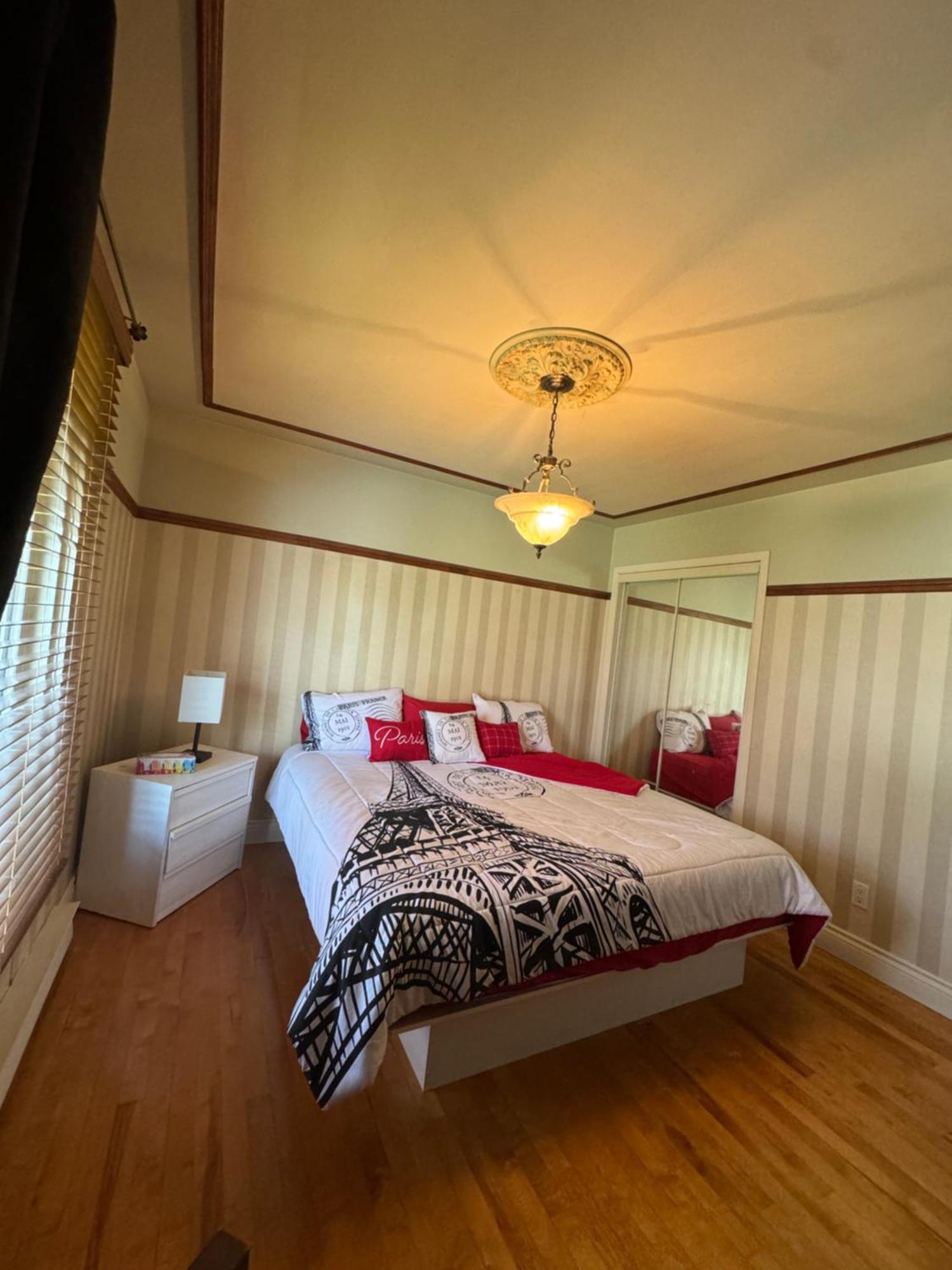 Tinga Home Saguenay Bilik gambar